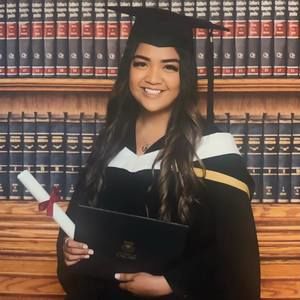 Meet your Posher, Danielle